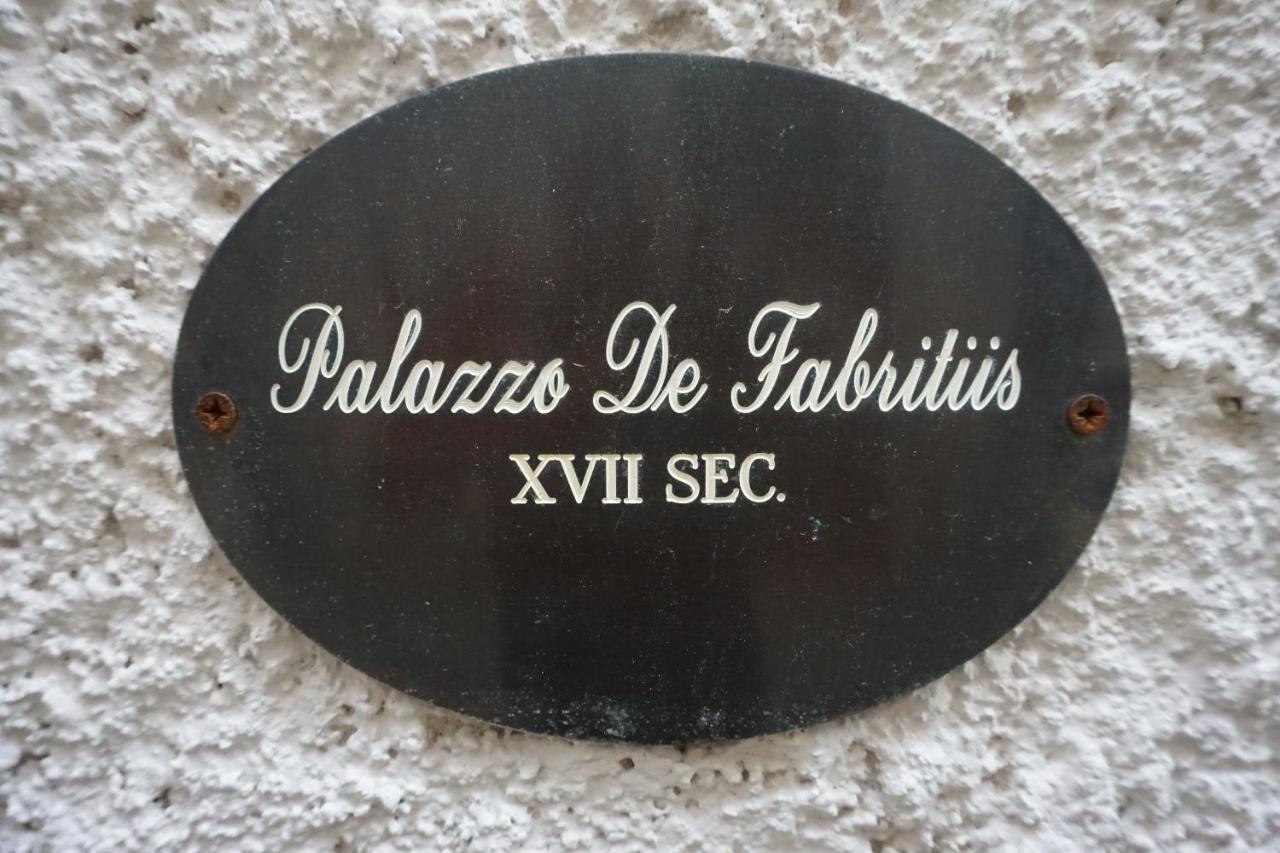 Palazzo De Fabritiis Bed & Breakfast Rosciano  Bagian luar foto