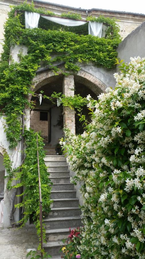 Palazzo De Fabritiis Bed & Breakfast Rosciano  Bagian luar foto