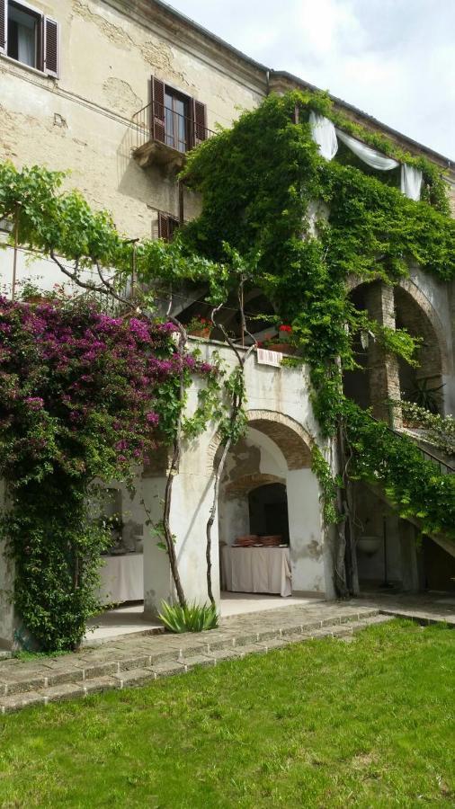 Palazzo De Fabritiis Bed & Breakfast Rosciano  Bagian luar foto