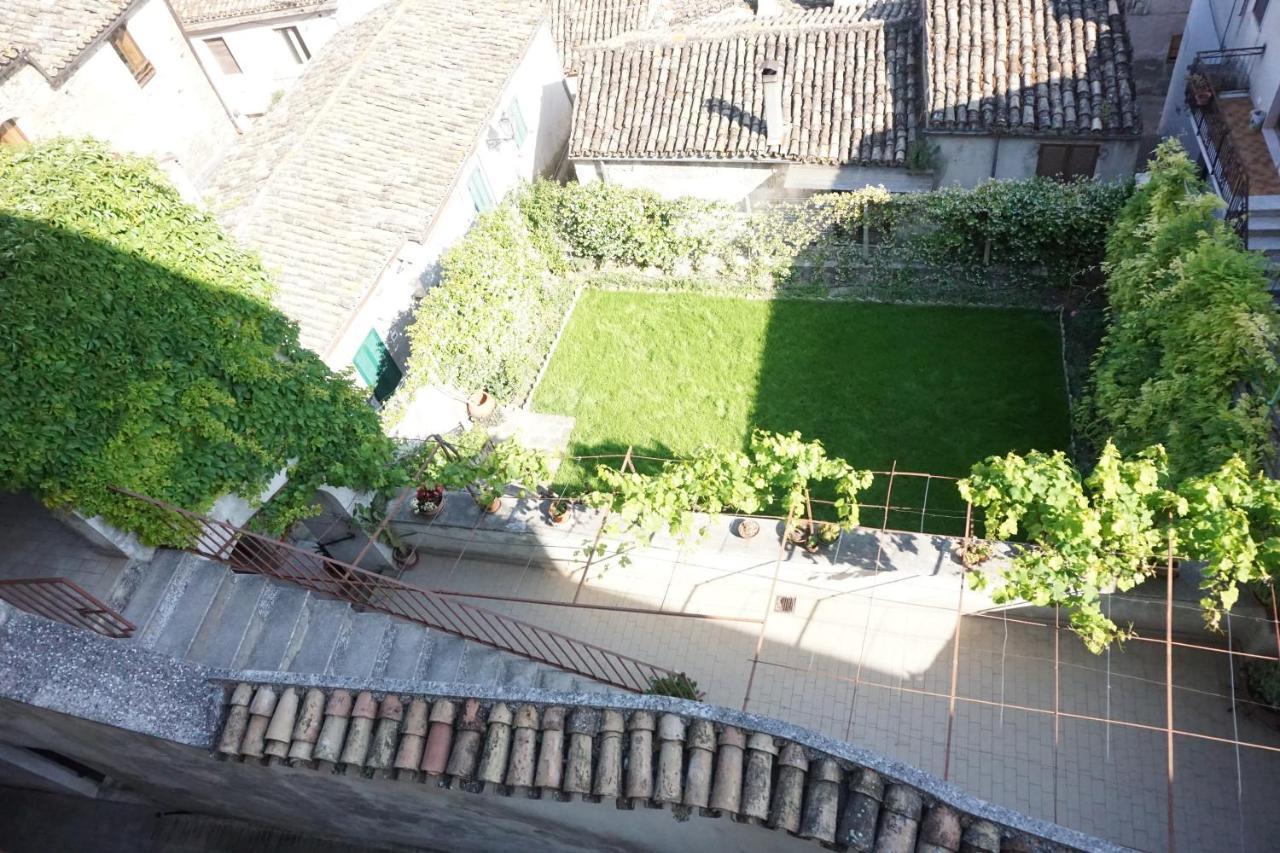 Palazzo De Fabritiis Bed & Breakfast Rosciano  Bagian luar foto