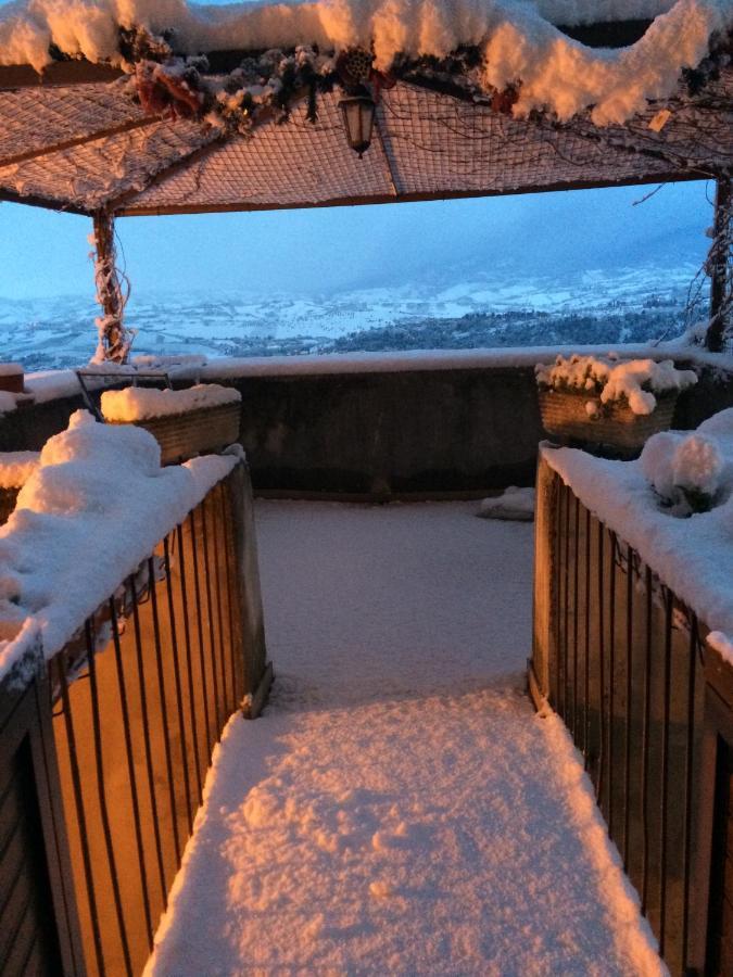 Palazzo De Fabritiis Bed & Breakfast Rosciano  Bagian luar foto